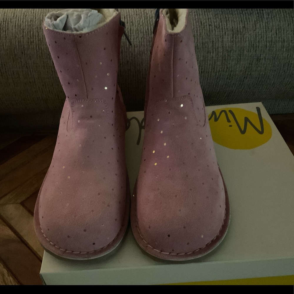 Suede boots